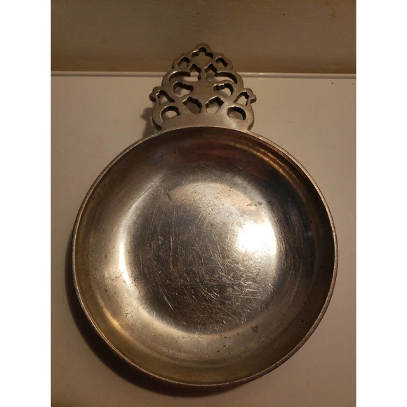Vintage WILTON COLUMBIA RWP Pewter Porringer No. 105 w/ One Ornate Handle 5-3/4" - Picture 1 of 7